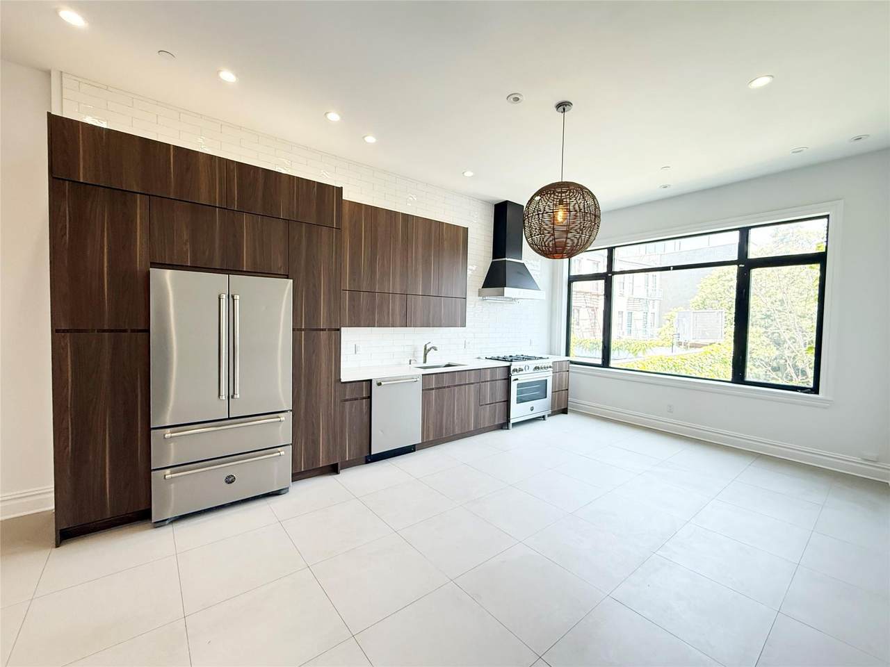 333 Tompkins Avenue - Photo 1