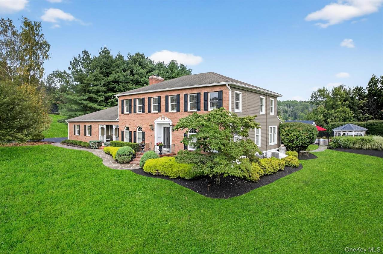 4 Brandywine Drive - Photo 1