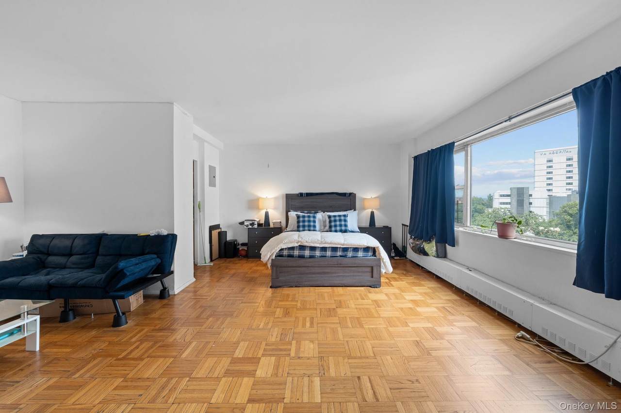 4 Fordham Hill Oval - Photo 1