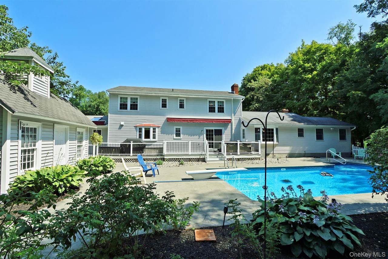 82 Thornhill Drive - Photo 1