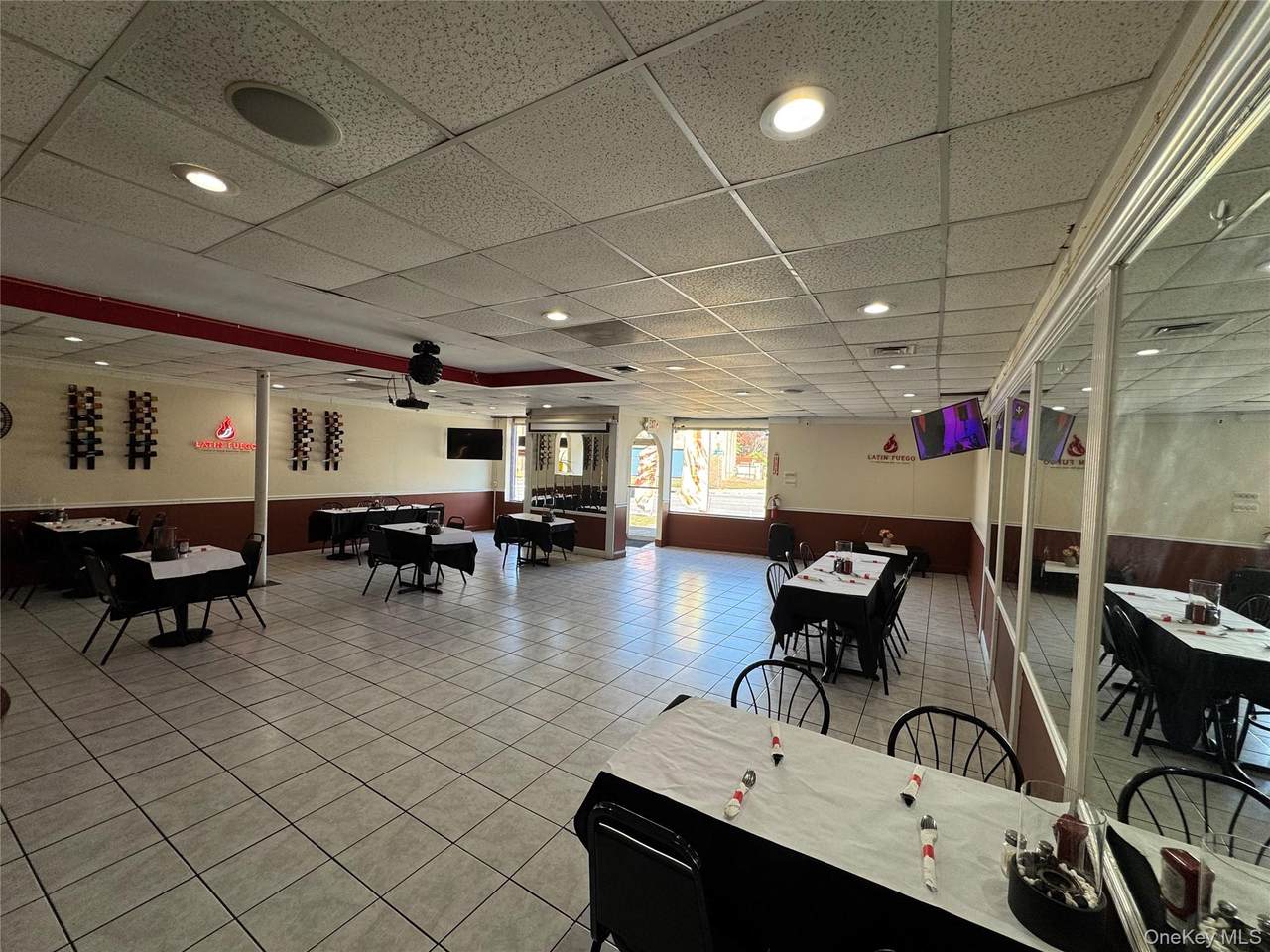 895 Wellwood Avenue - Photo 1