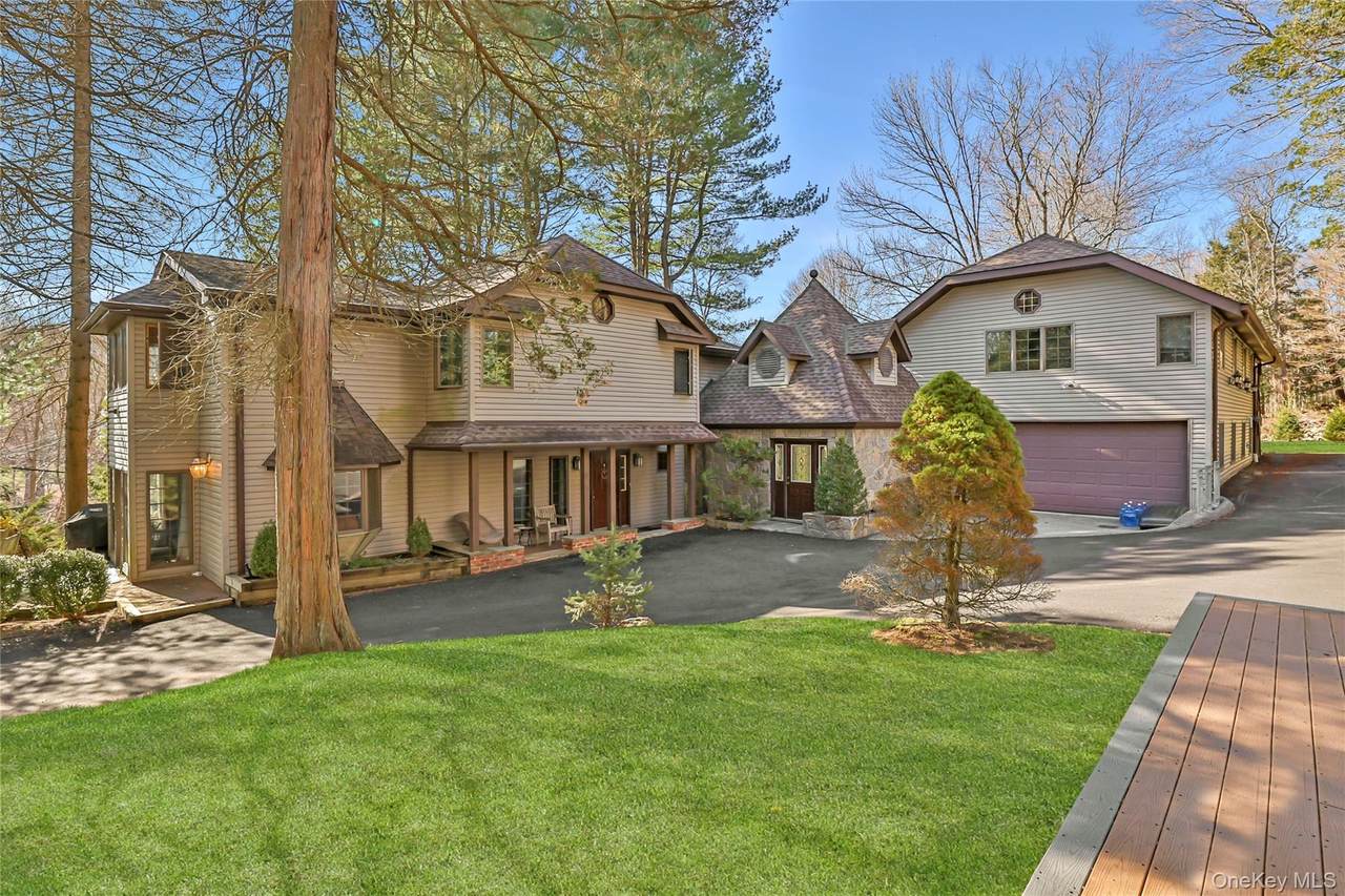 16 Faraway Road - Photo 1