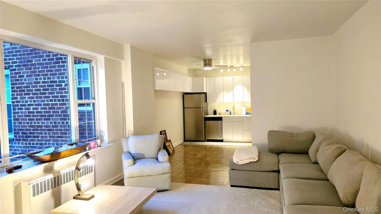 220 Pelham Road - Photo 1