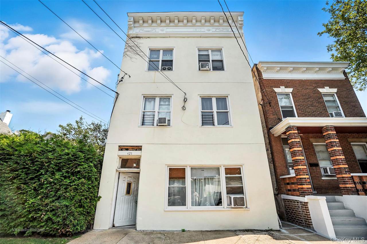 425 Terrace Avenue - Photo 1