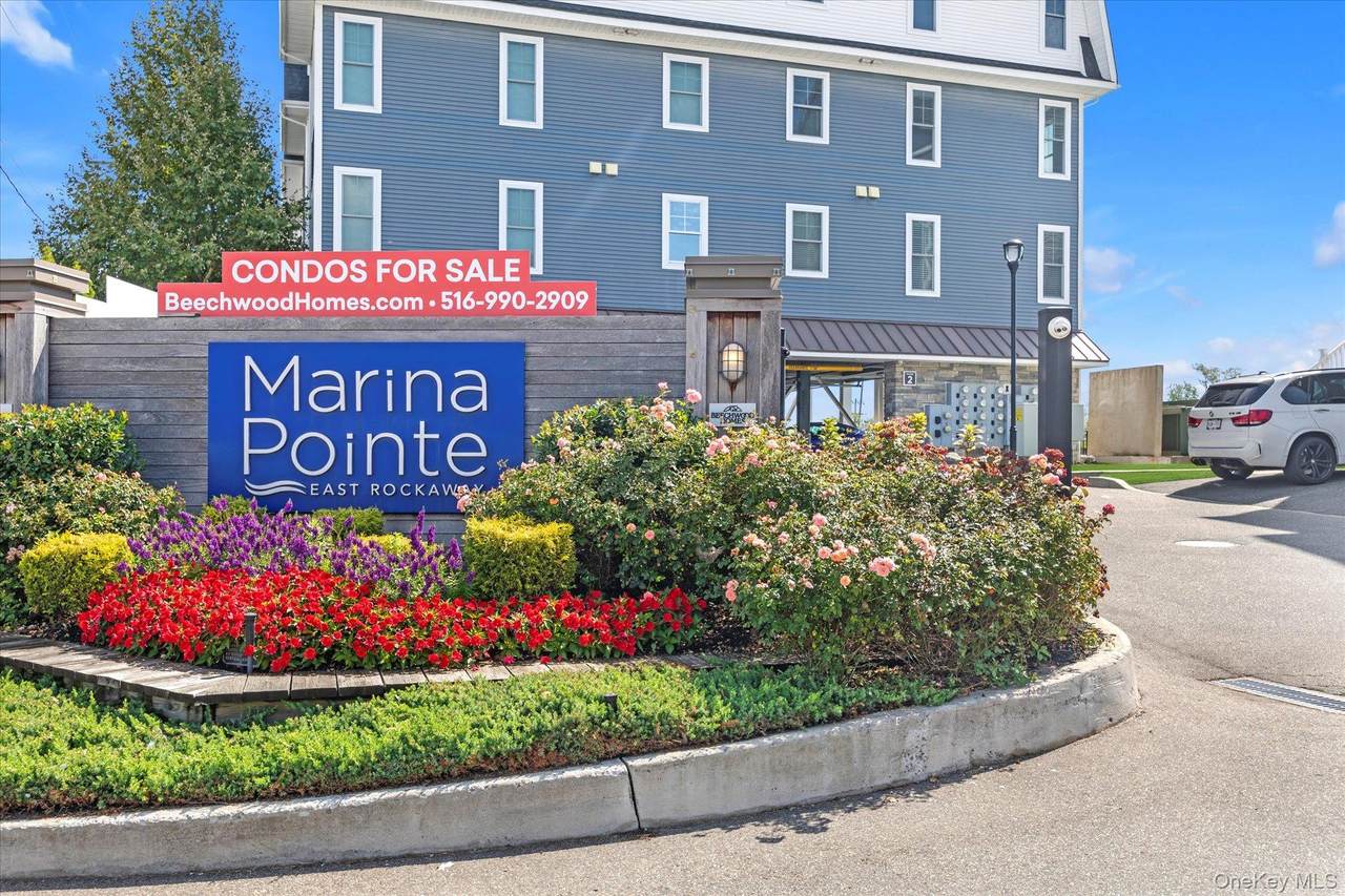 214 Marina Pointe Drive - Photo 1