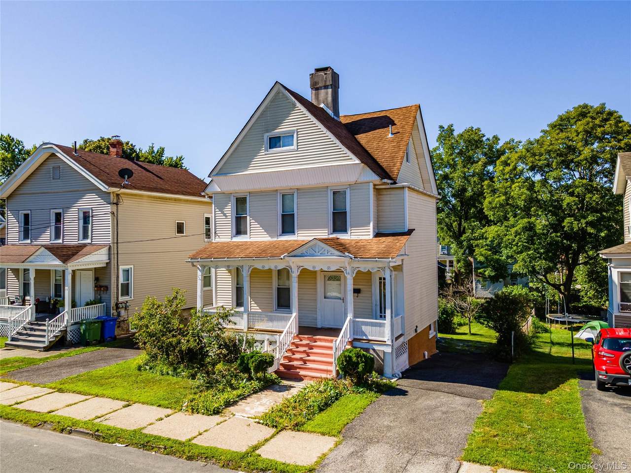 20 Benton Avenue - Photo 1