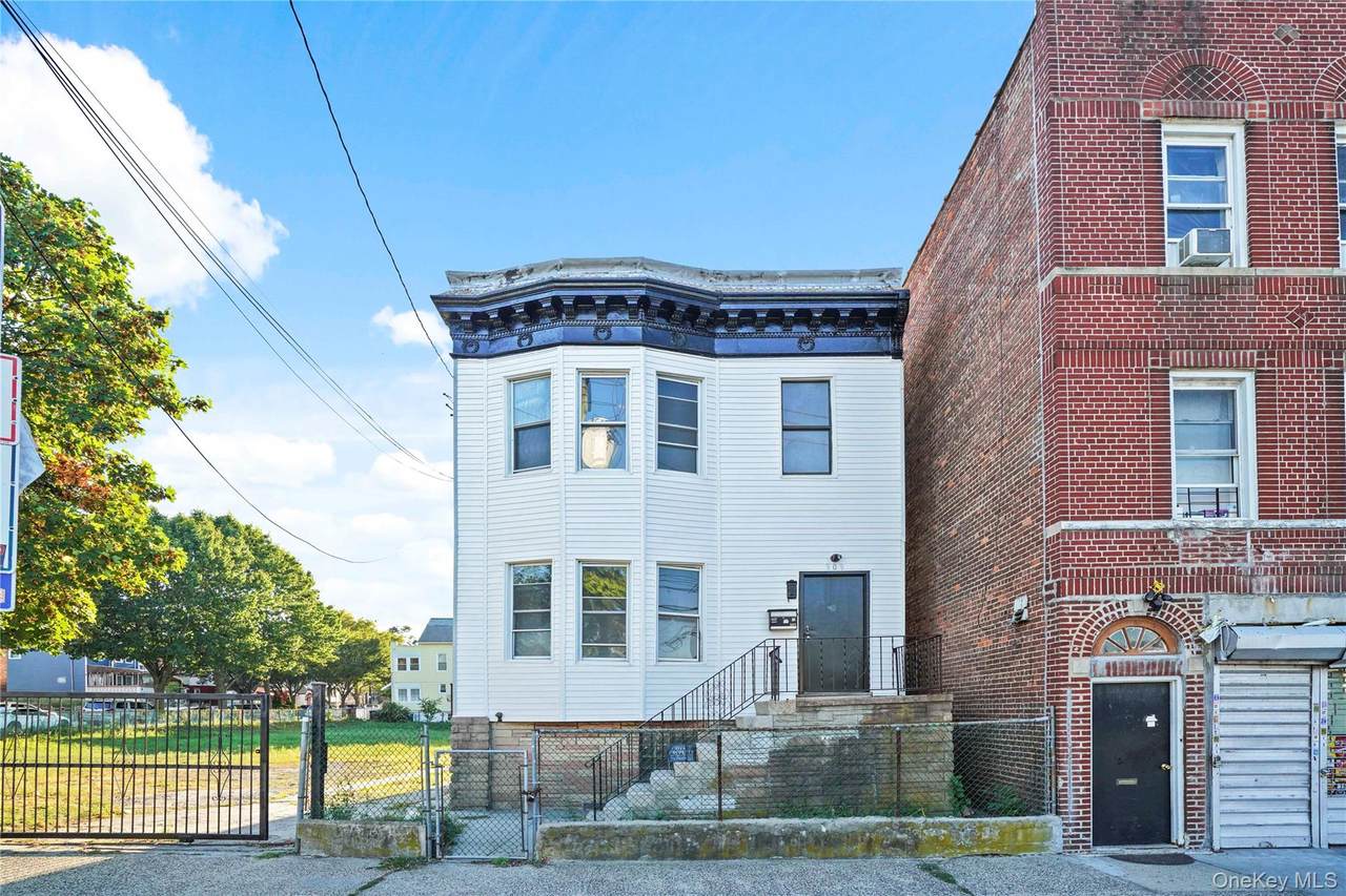 909 Castle Hill Avenue - Photo 1