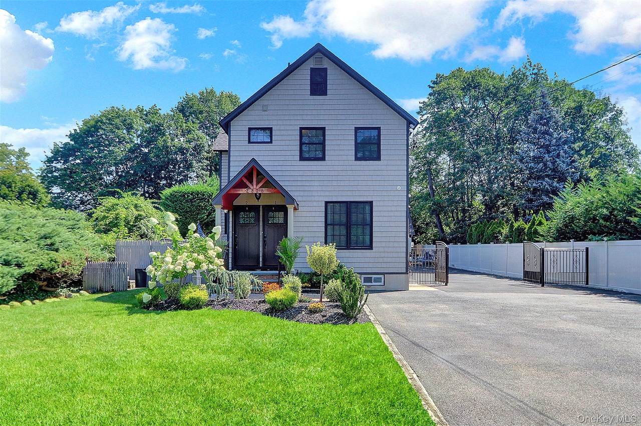 2325 Centre Avenue - Photo 1