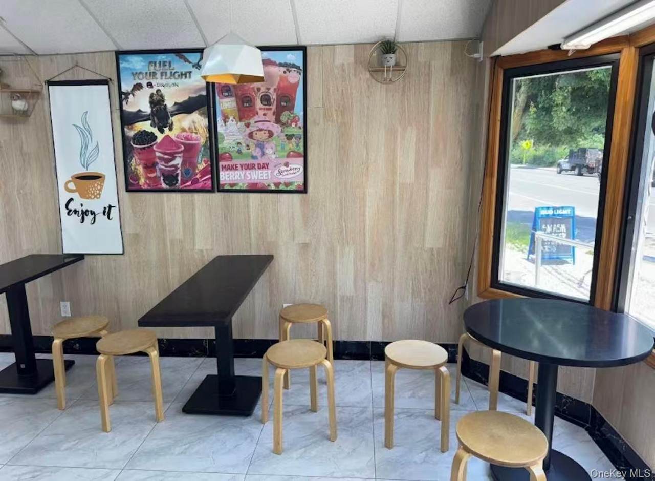 1009 Country Rd - Photo 1