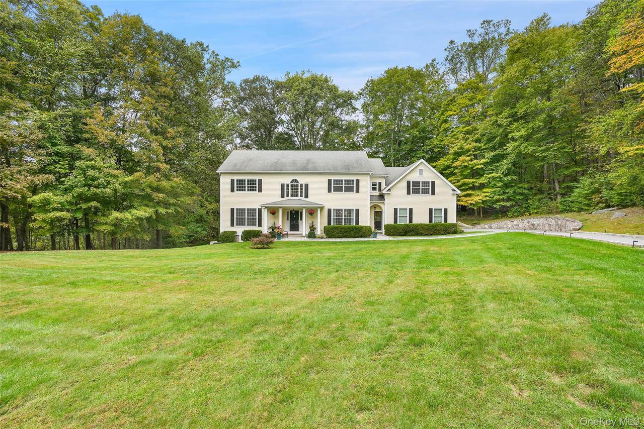 19 Ledgewood Lane - Photo 1