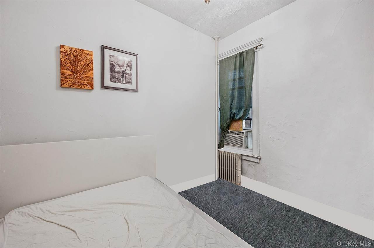 542 Bergen Street - Photo 1