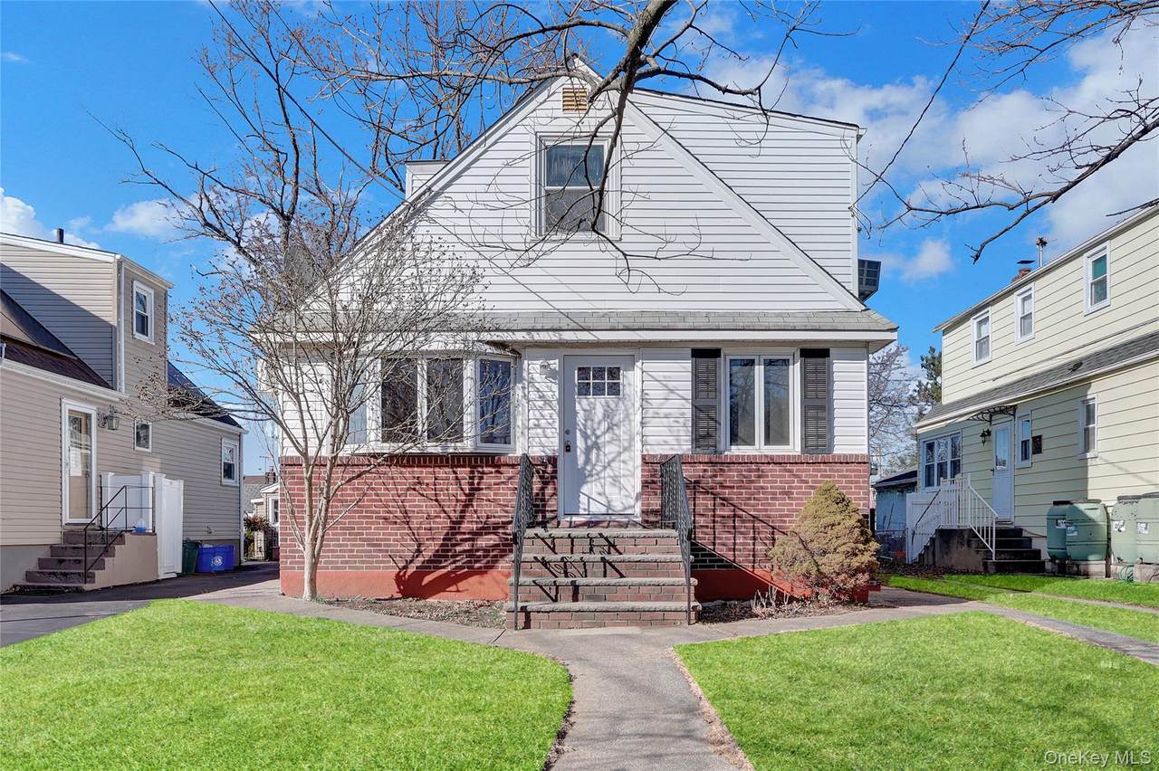 140 Arlington Avenue - Photo 1