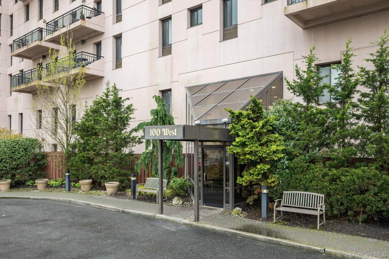 100 Broadway - Photo 1