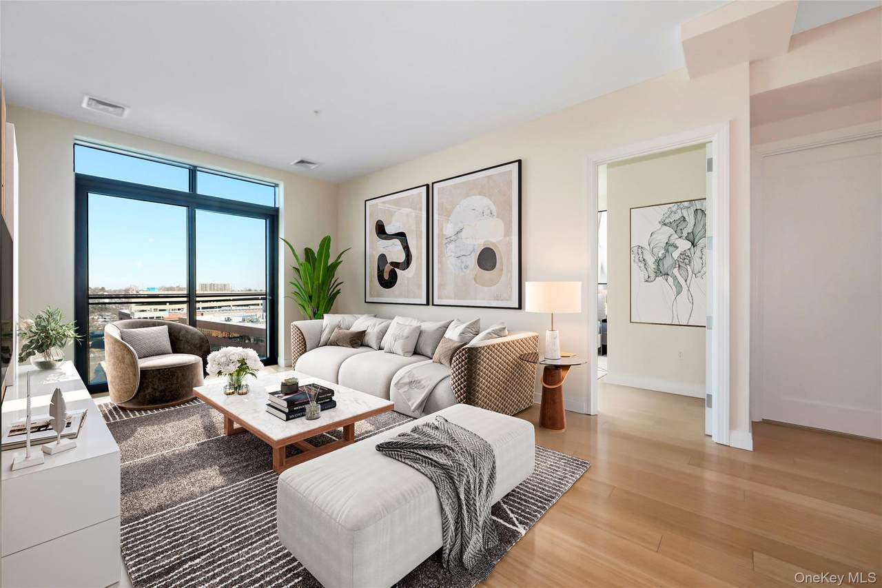 701 Ridge Hill Boulevard - Photo 1