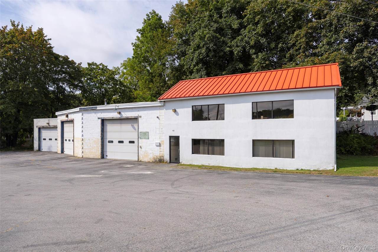 44 Manchester Road - Photo 1