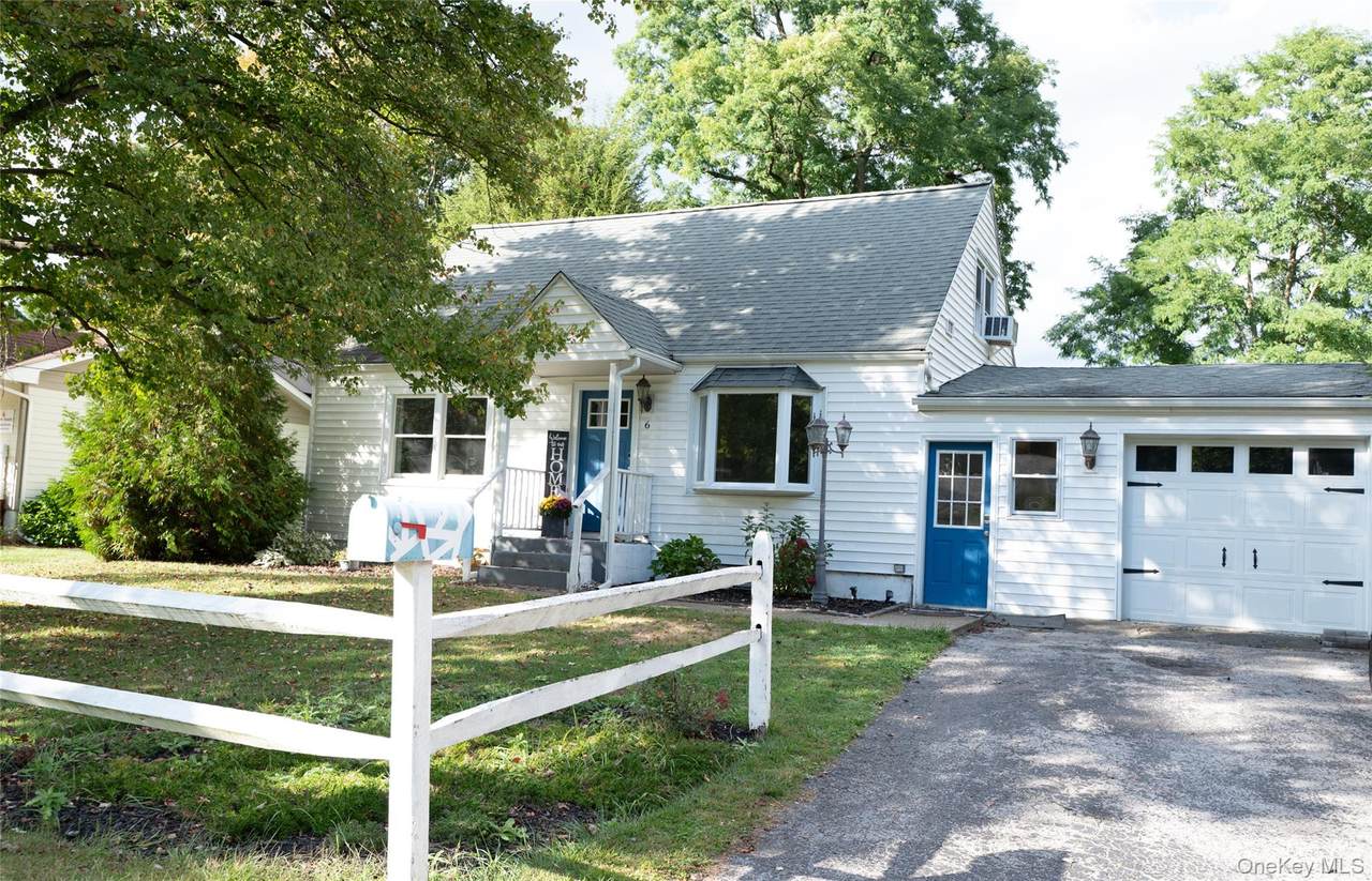 6 Christopher Avenue - Photo 1