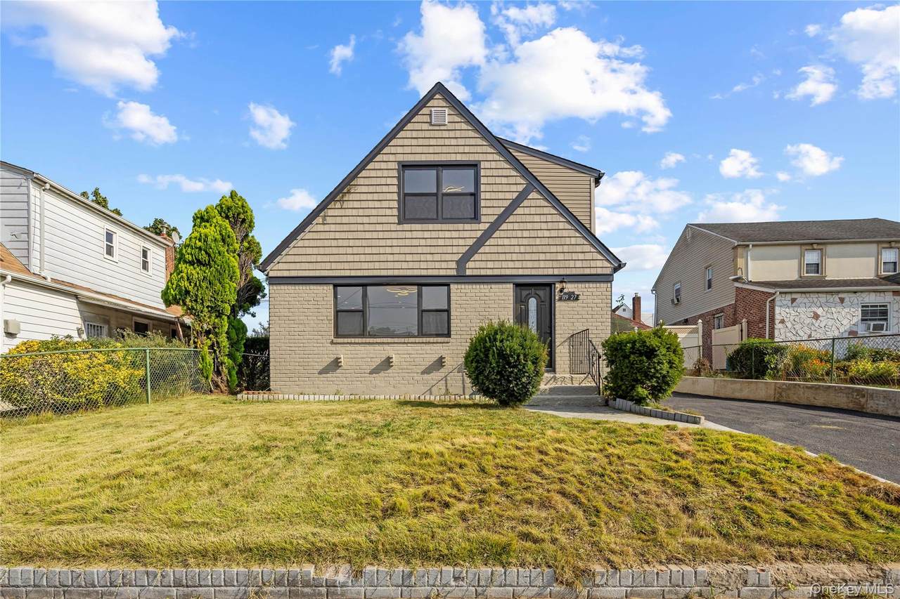 11927 Springfield Boulevard - Photo 1