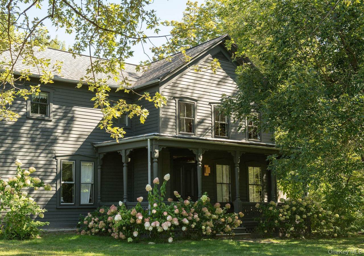 131 Northern Boulevard - Photo 1