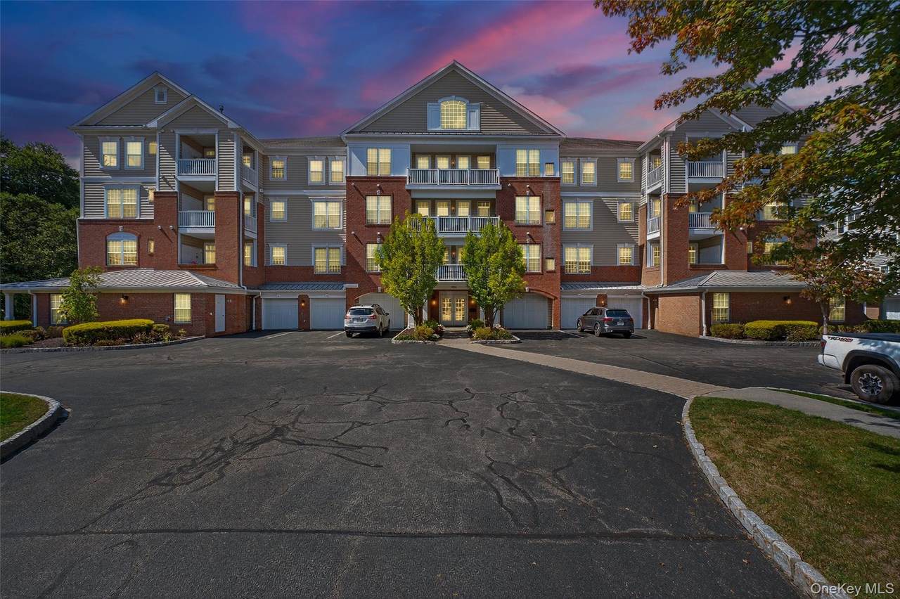 423 Regency Drive - Photo 1