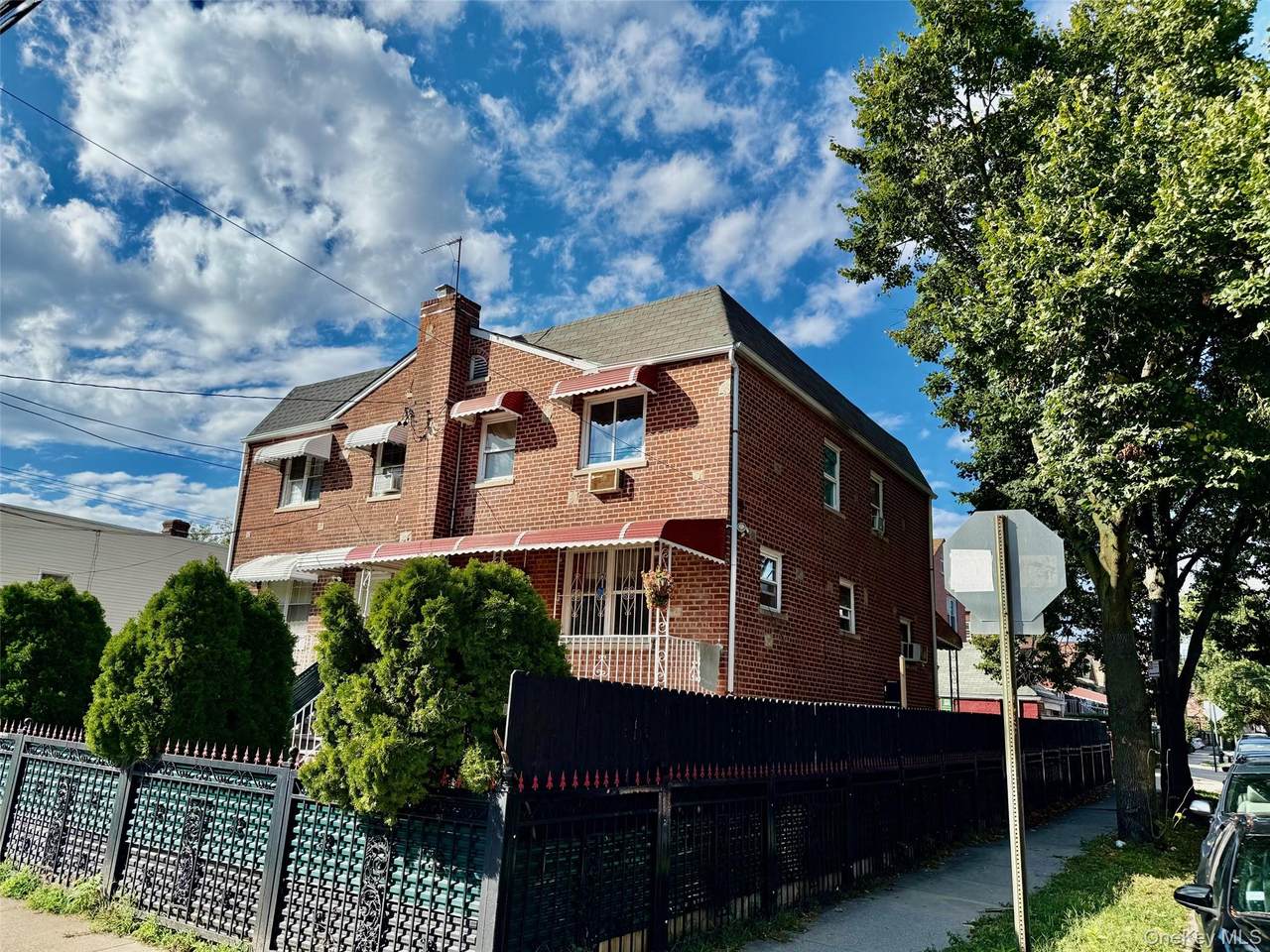 993 Duncan Street - Photo 1