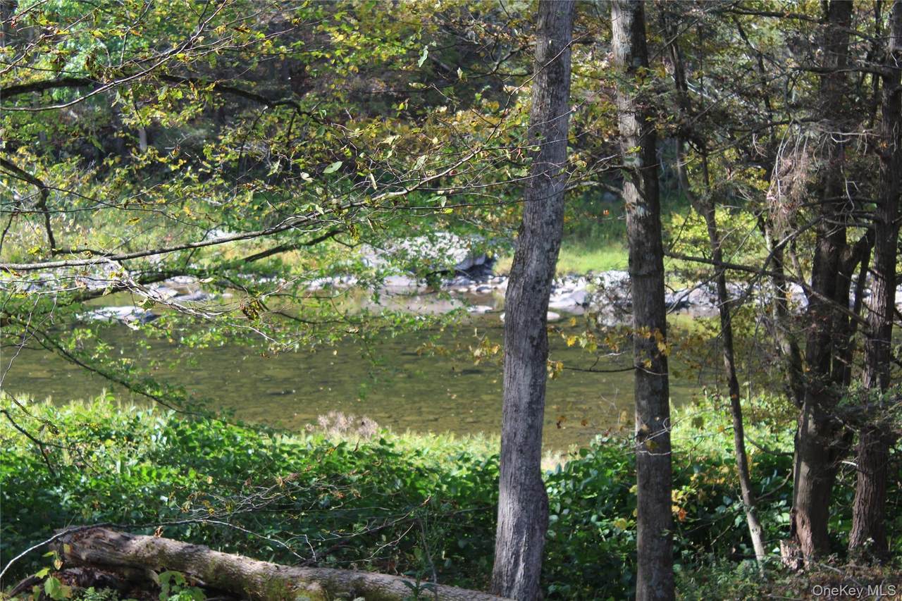  Peakville Road - Photo 1