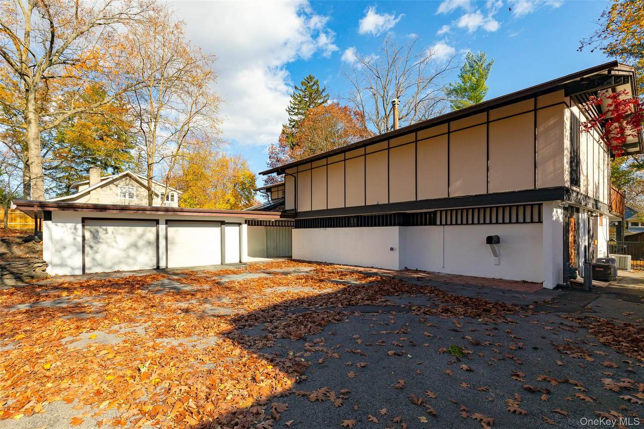 7 Ferris Lane - Photo 1