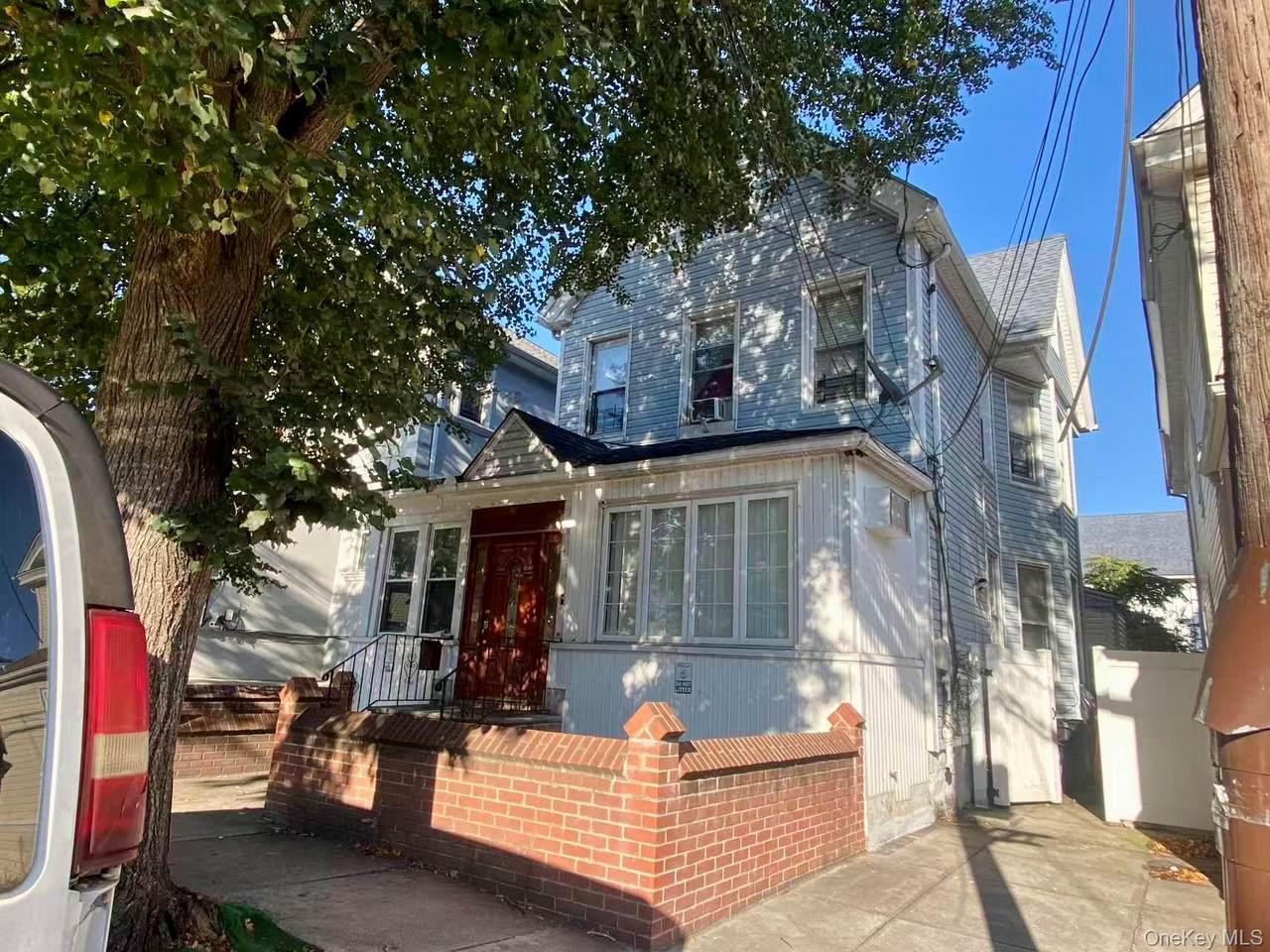 85-05 91 St - Photo 1