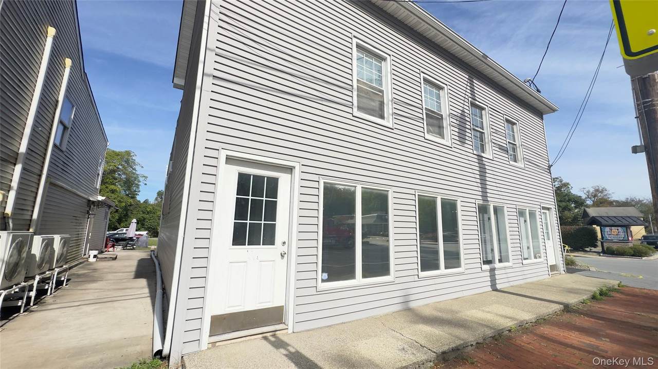 1617 Main Street - Photo 1