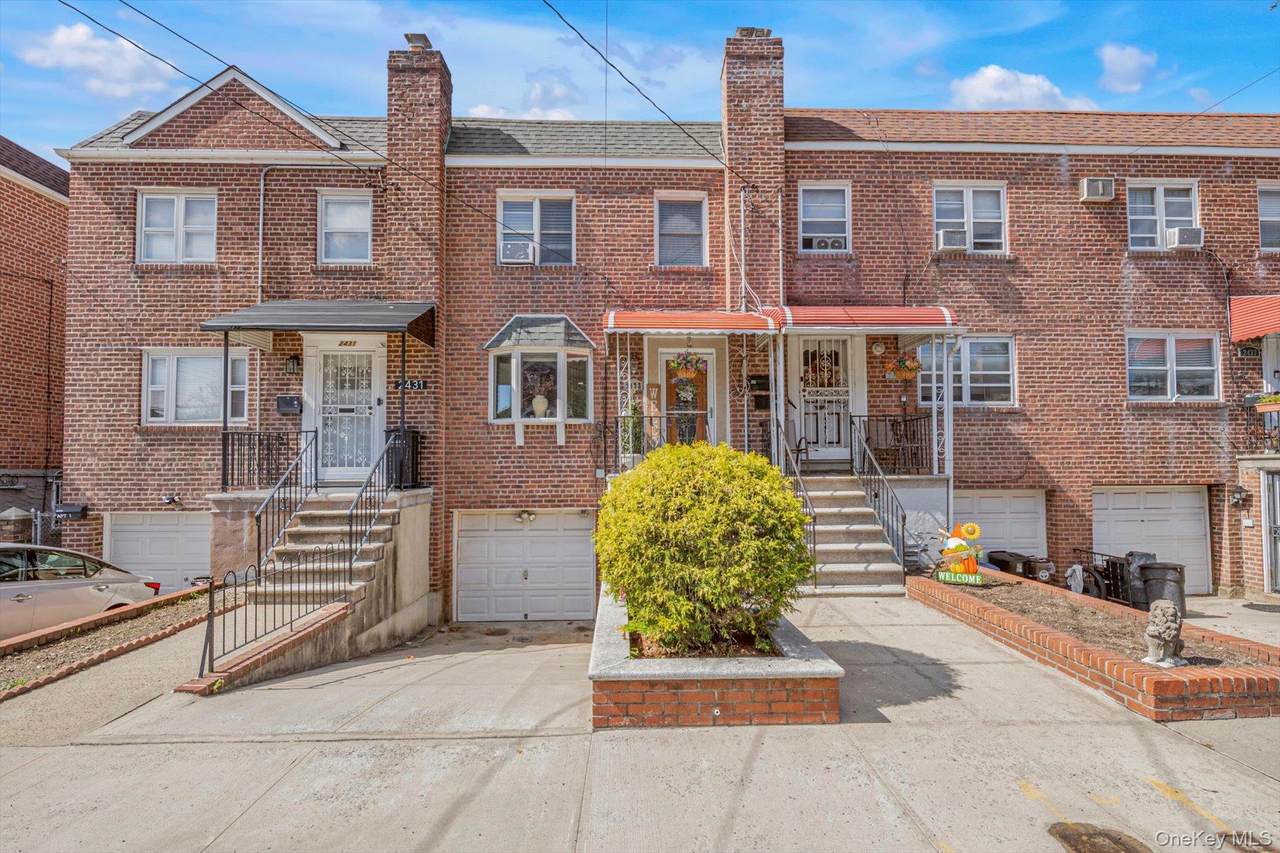 2433 Young Avenue - Photo 1