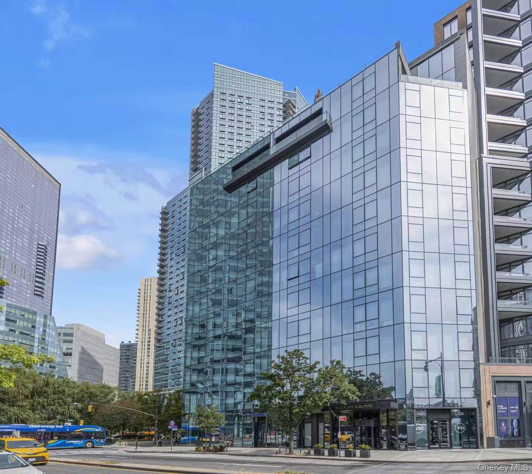 5 Court Square - Photo 1