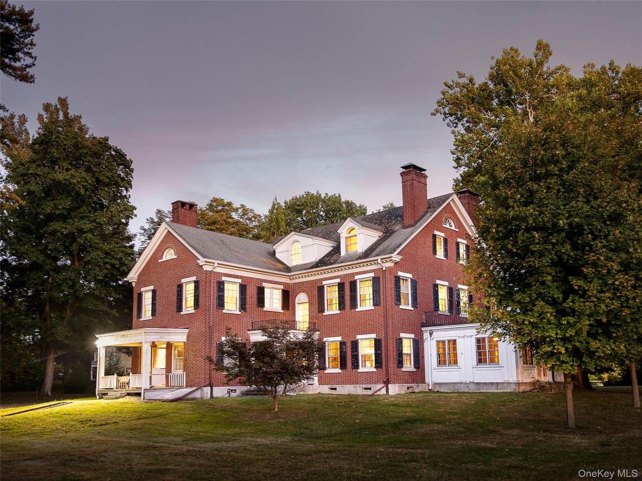 63 Colonial Avenue - Photo 1