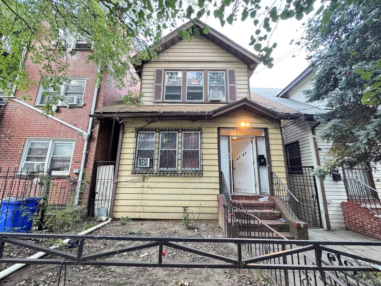 41-41 Denman Street - Photo 1