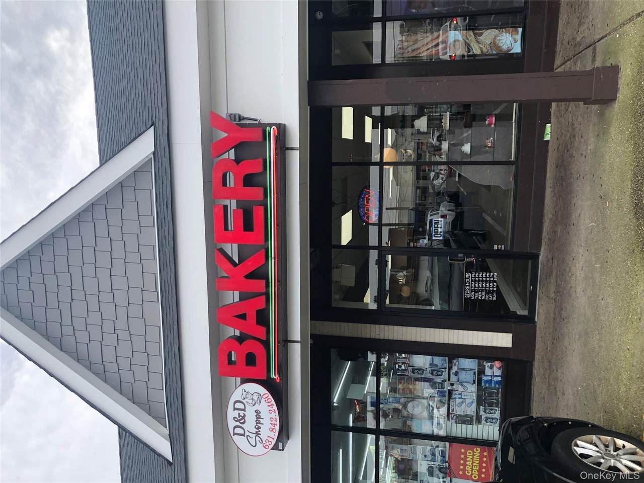 946 Montauk - Photo 1