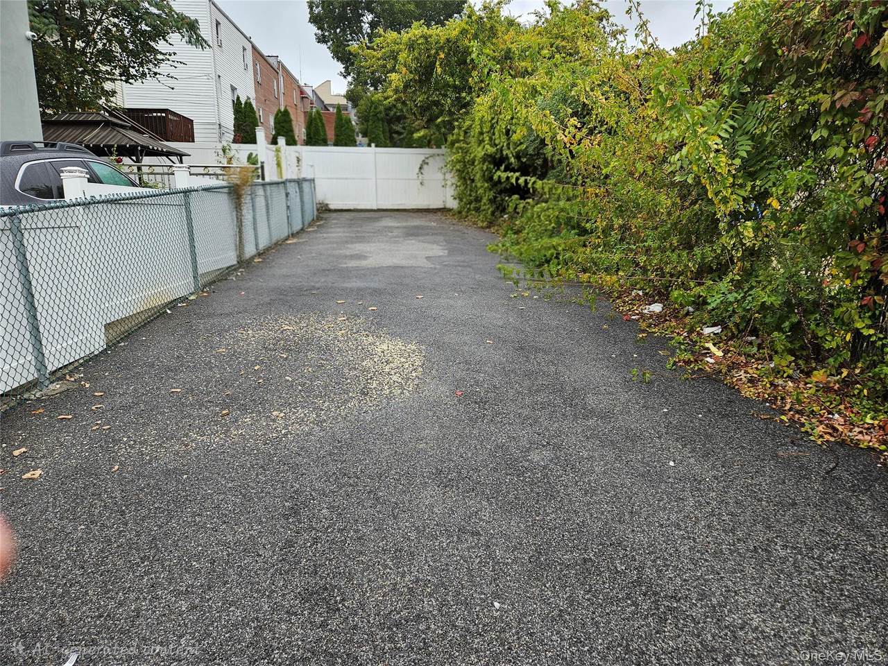 4179 Bronxwood Avenue - Photo 1