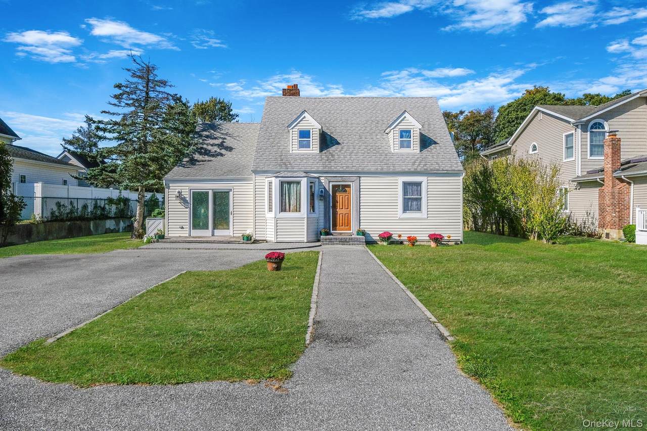 404 Vanderbilt Boulevard - Photo 1