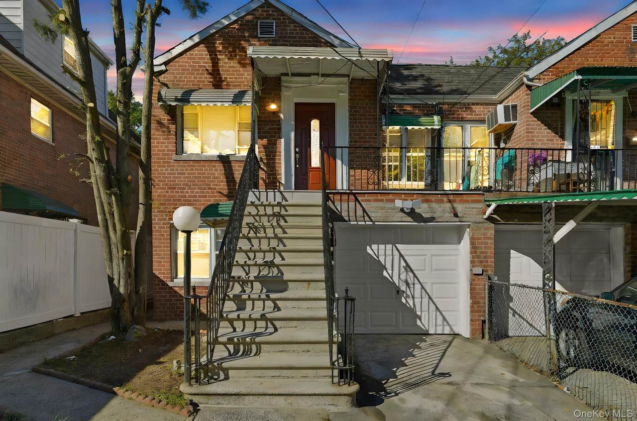 2943 Yates Avenue - Photo 1