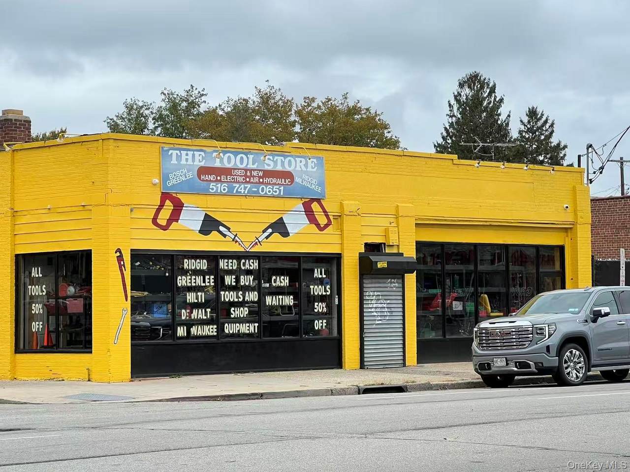 490 Jericho Turnpike - Photo 1