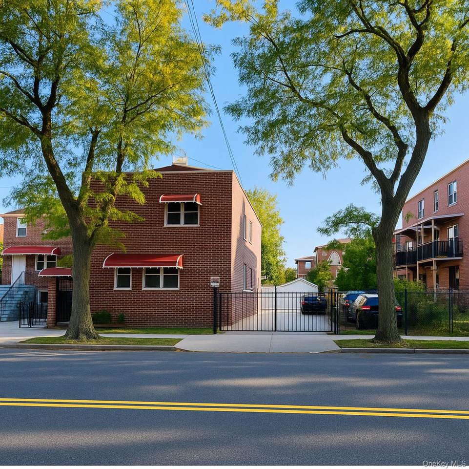 932 Adee Ave - Photo 1