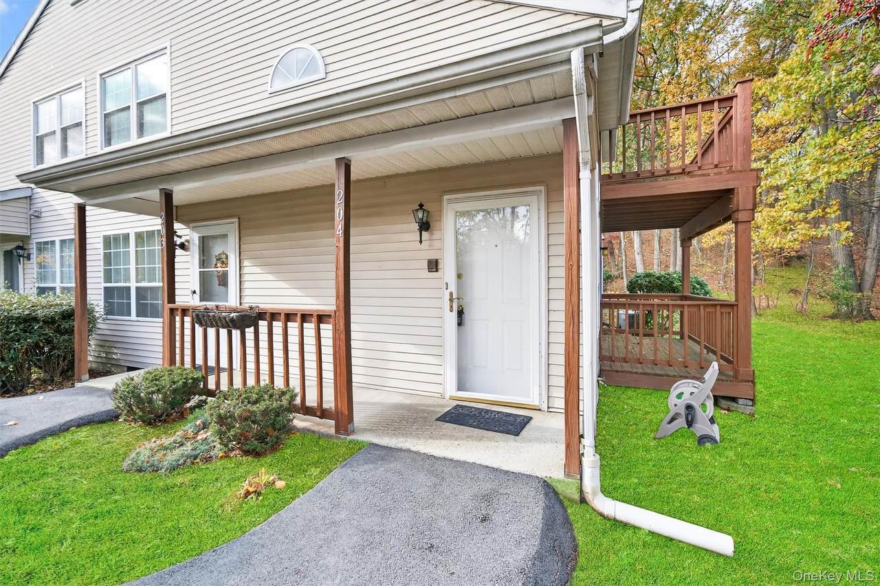 204 Ruby Court - Photo 1