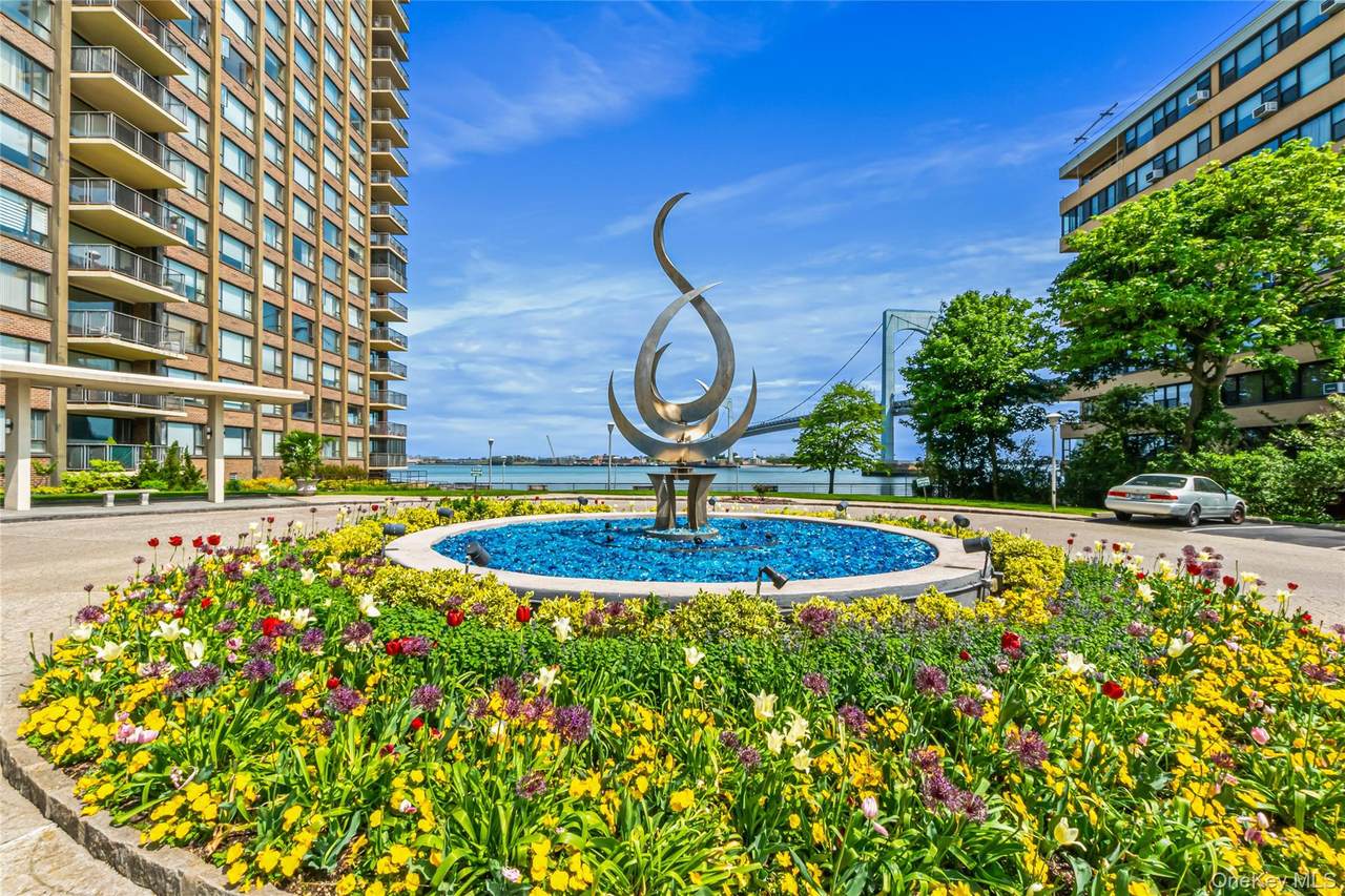 166-25 Powells Cove Boulevard - Photo 1