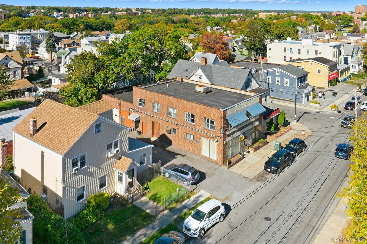 124-128 Lincoln Avenue - Photo 1