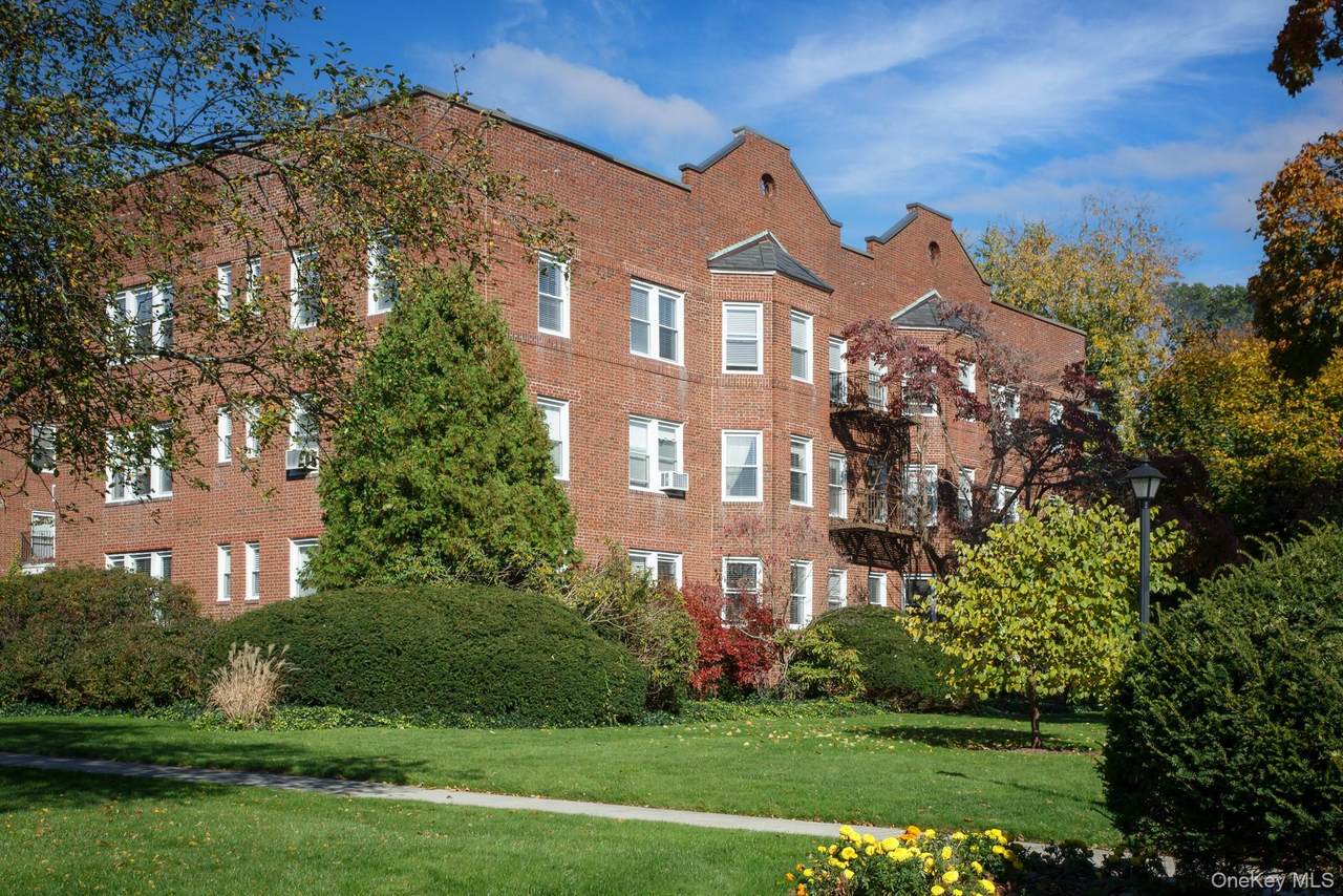 365 Stewart Avenue - Photo 1