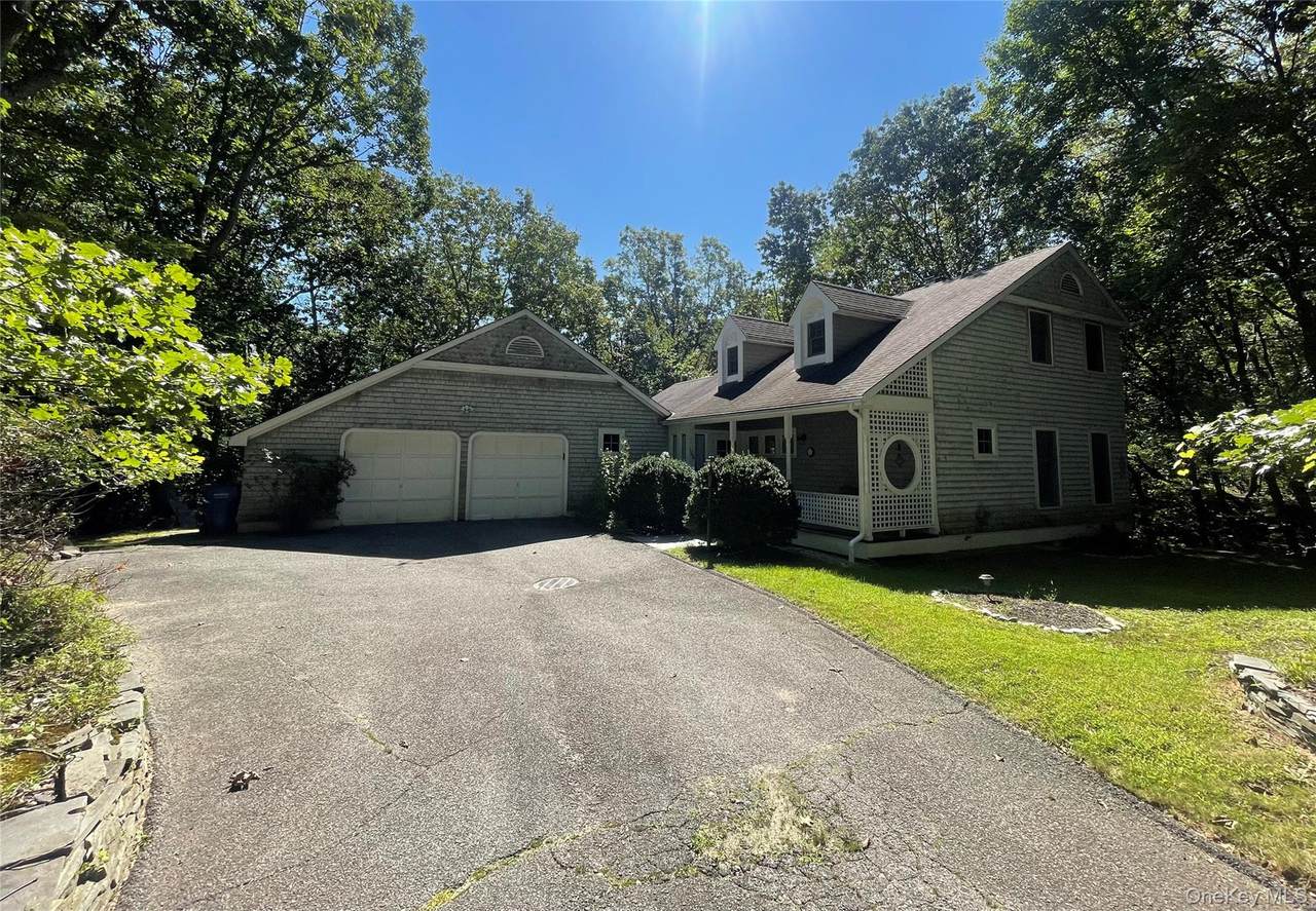 106 Laurel Lane - Photo 1