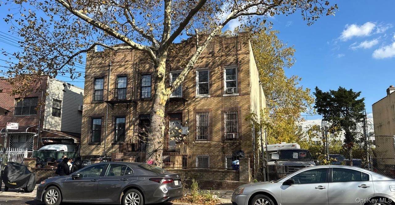 393 Montauk Avenue - Photo 1