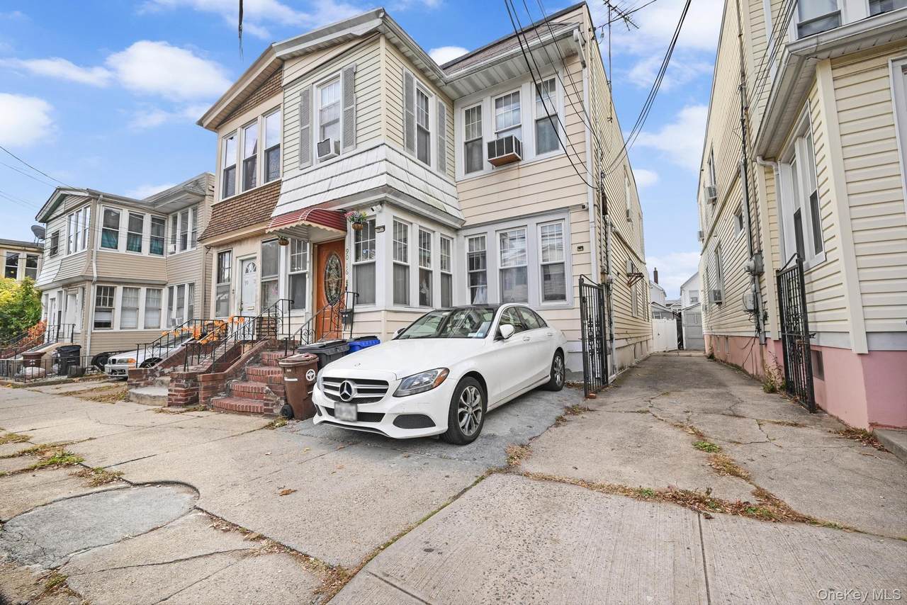 90-16 76 Street - Photo 1