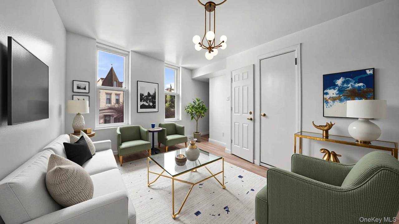 681 Rhinelander Avenue - Photo 1