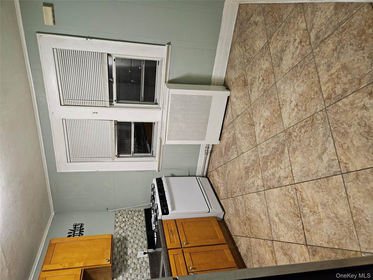 19030 103rd Ave - Photo 1