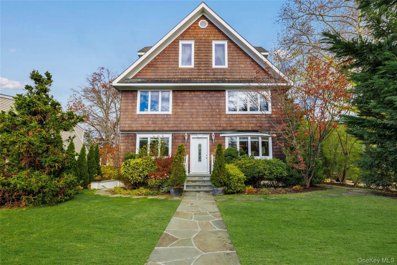 2 Goldwin Street - Photo 1