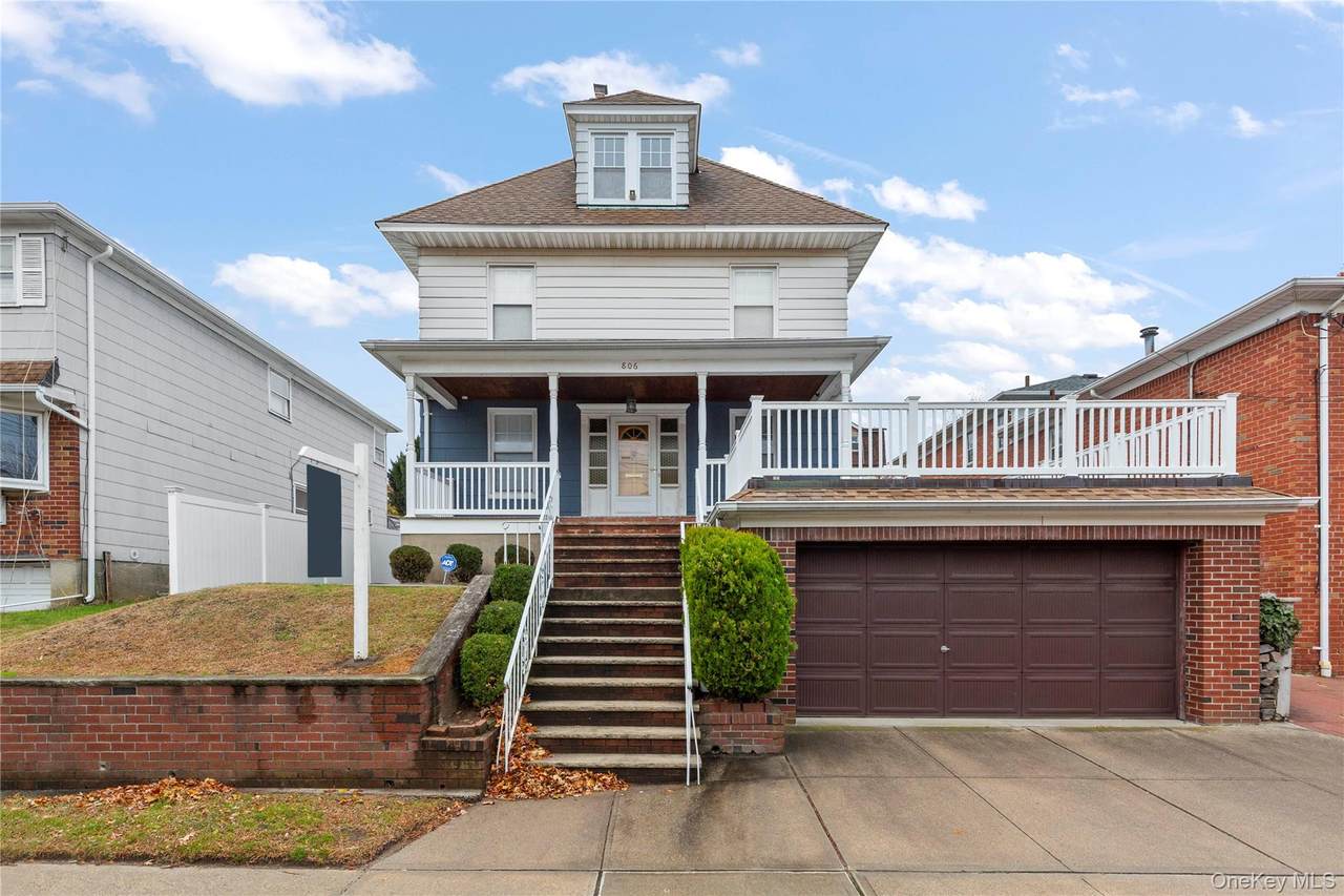 806 Clintonville Street - Photo 1