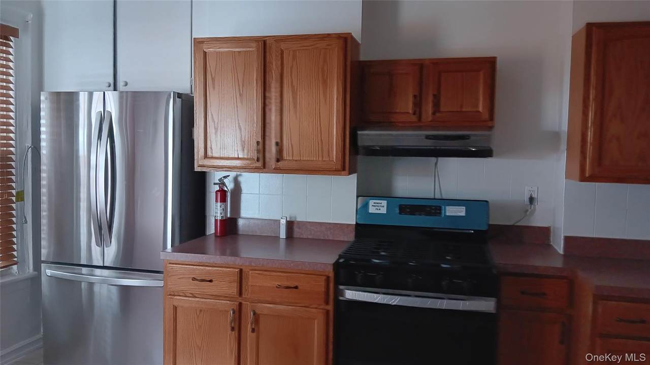 1811 Wallace Avenue - Photo 1